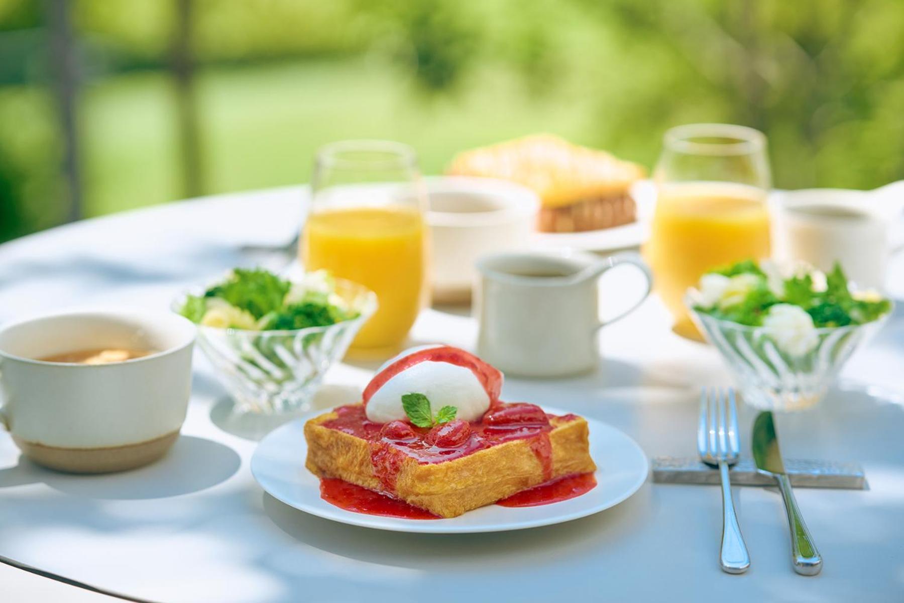 Omo7 Osaka By Hoshino Resorts Экстерьер фото A breakfast with orange juice, coffee, and toast